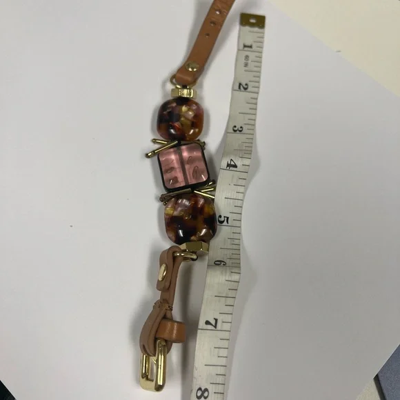 Chic Tortoiseshell and Gold Women's Bracelet - Picture 3 of 8